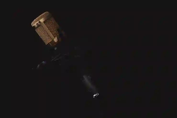 두 사람의 이야기를 완벽하게 담아내는 SHURE MV7i 마이크 사용법 알아보기