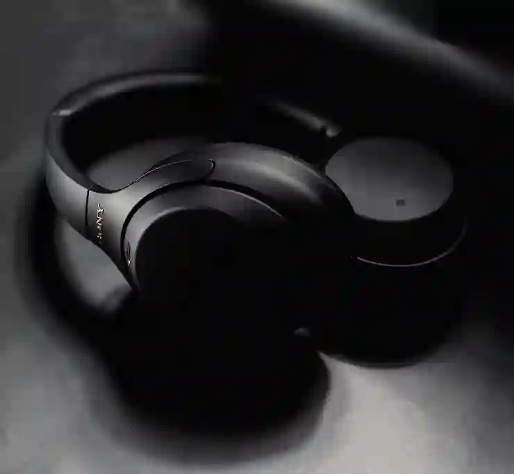 소니 WH-1000XM5와 WH-1000XM4, 어떤 헤드셋이 더 우수할까? 비교 분석하기